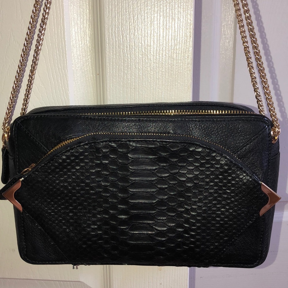 Be & D Black Crossbody